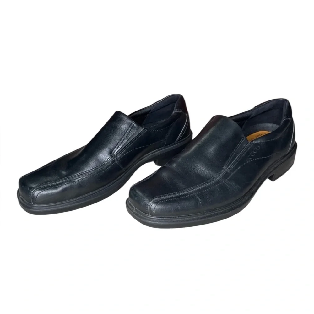 Ecco Helsinki leather slip on shoes